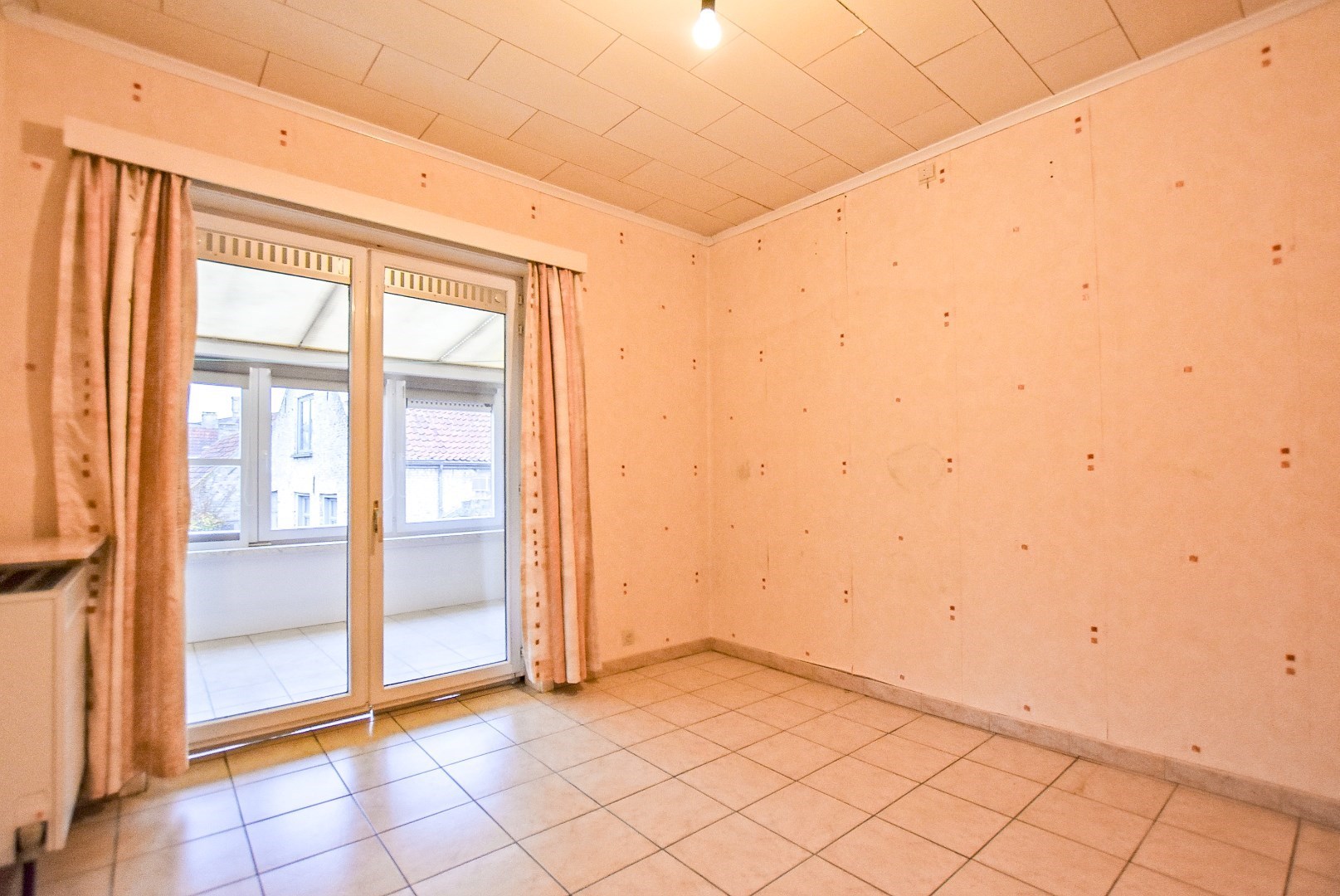 Opbrengsteigendom bestaande uit 3 appartementen op 159m² te centrum Veurne. 