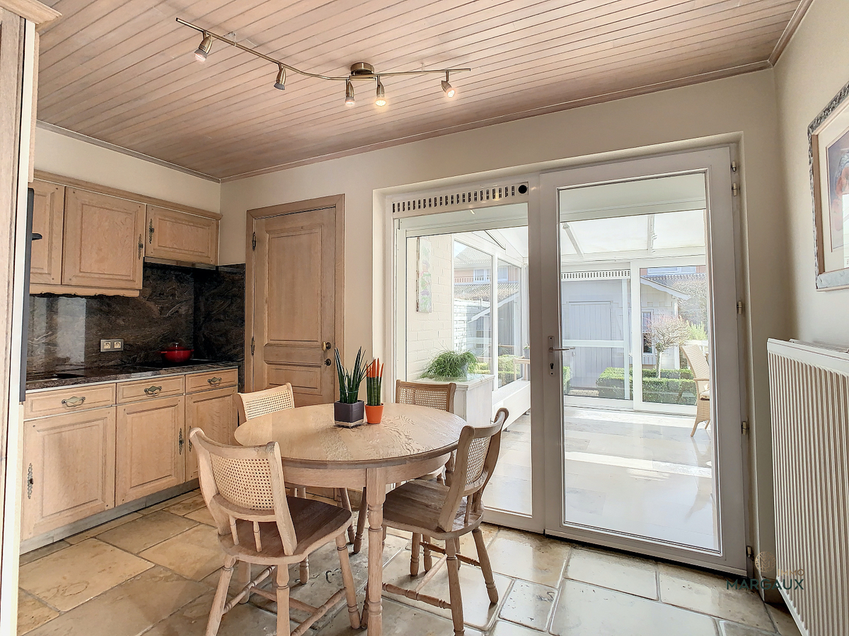 Instapklare halfopen bebouwing in rustige straat 