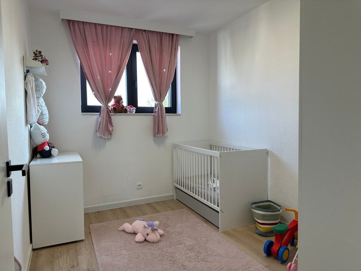 VERNIEUWD   appartement met 3 slaapkamers 
