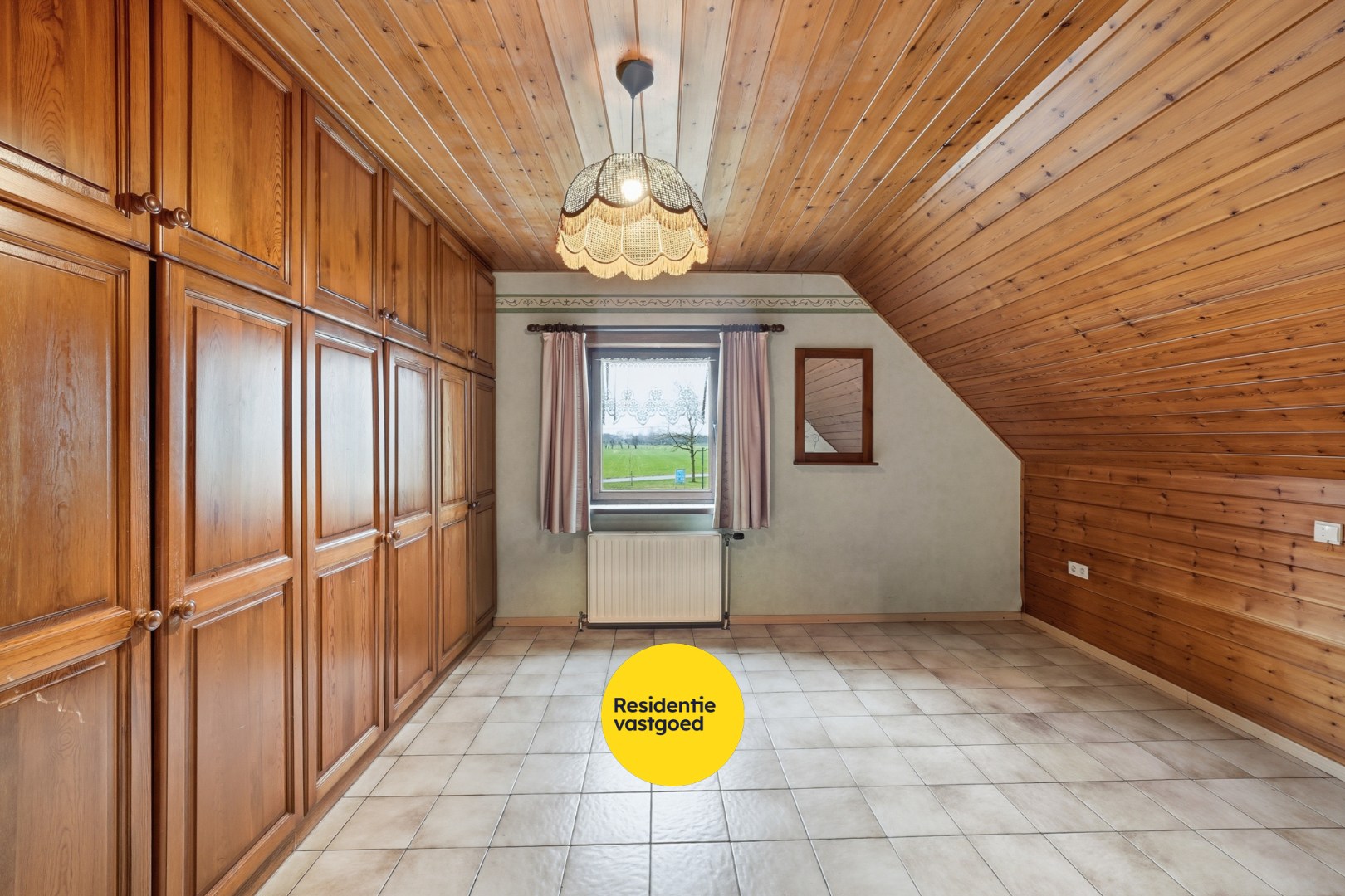 Rustig en groen wonen naast historisch erfgoed – Ruime alleenstaande woning in Ettelgem 