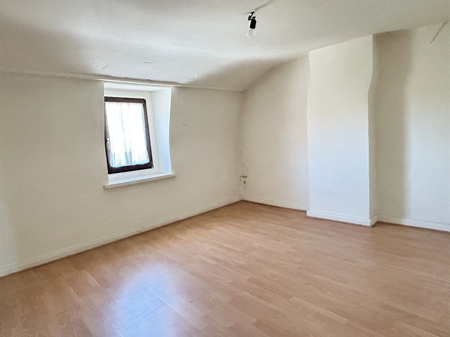 Stadswoning met 3 slaapkamers en koer 