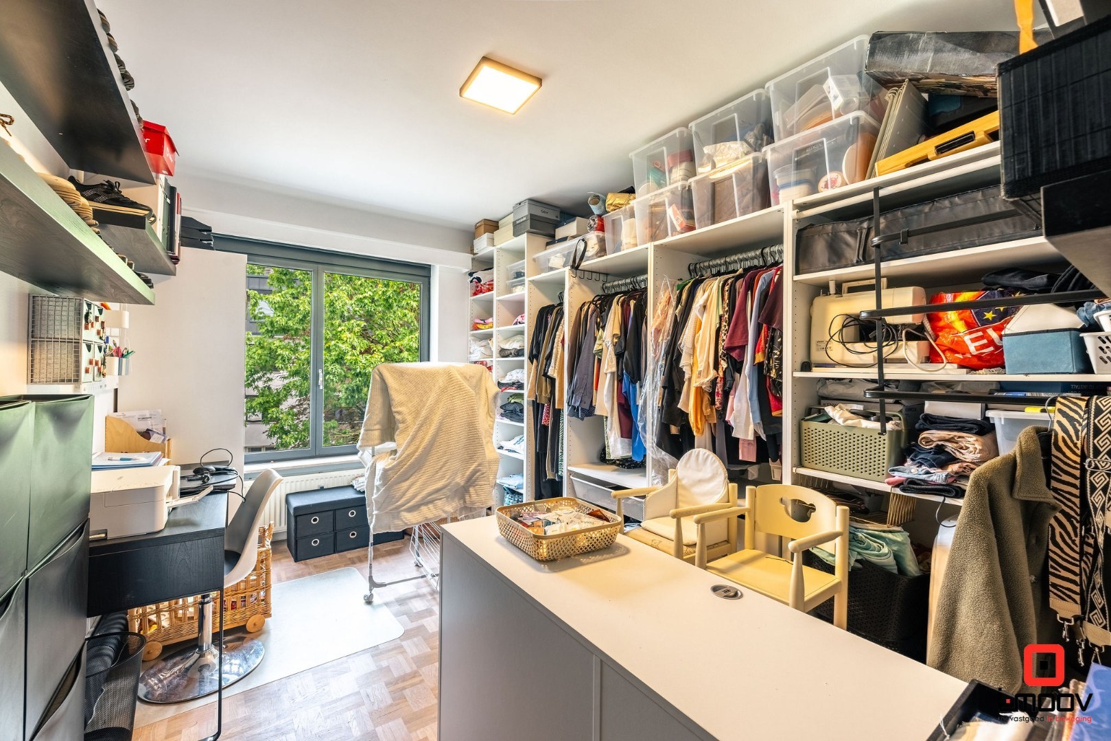 Ruim en lichtrijk appartement met terras en garage op topligging te Sint-Denijs-Westrem 