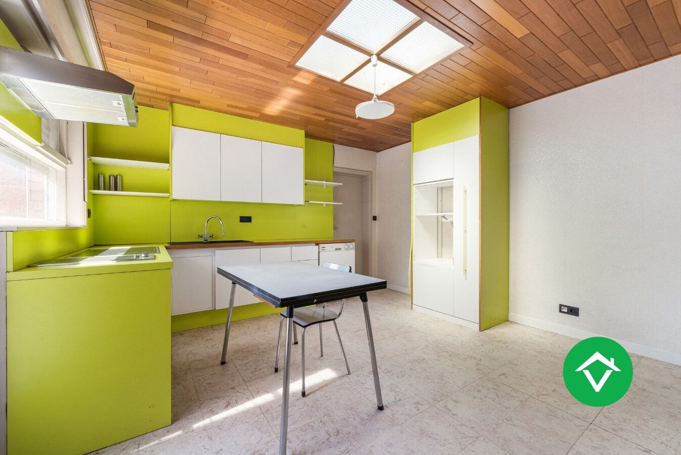 Instapklare woning met 4 slaapkamers en loods te Koekelare 