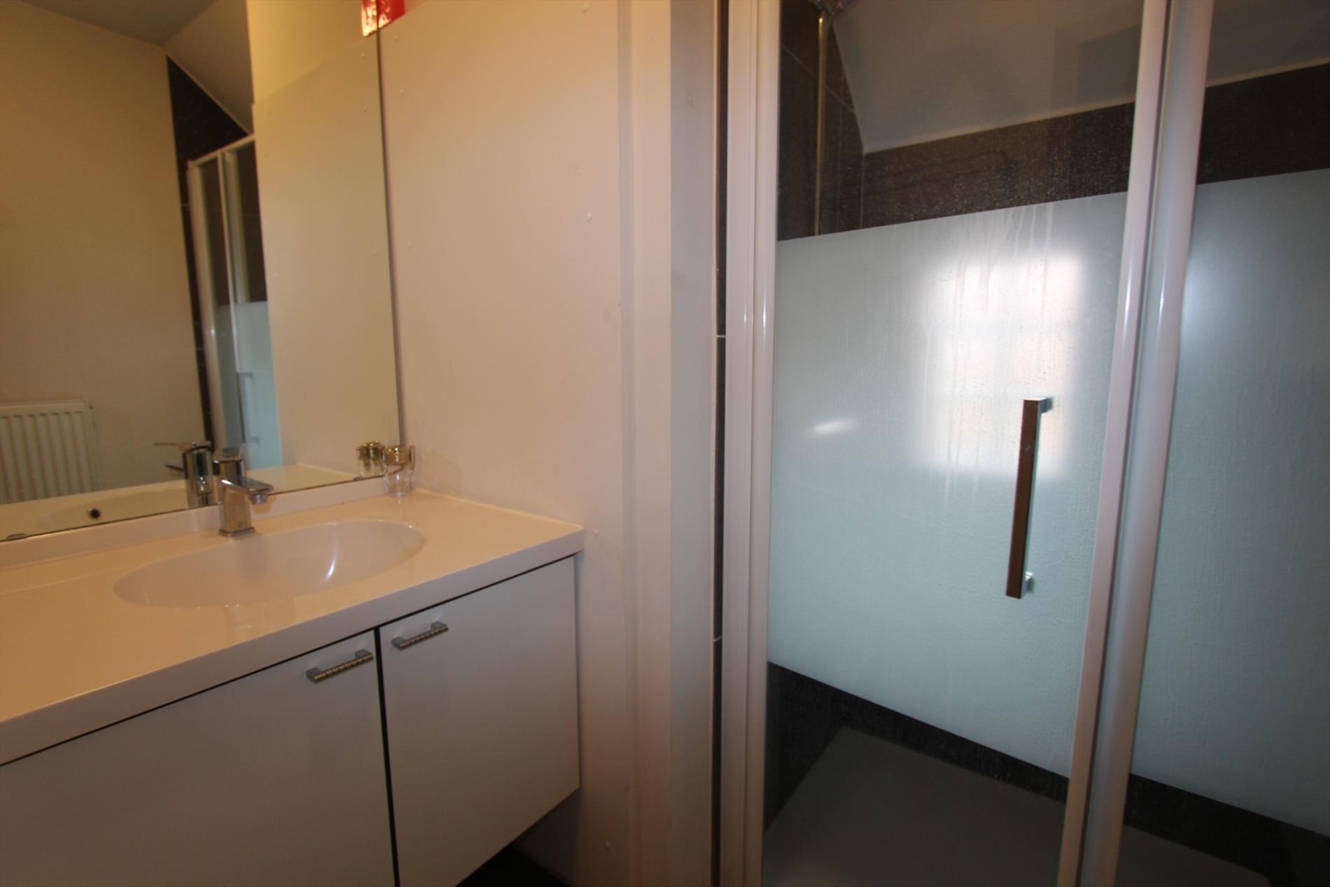 APPARTEMENT MET 1 SLAAPKAMER VLAKBIJ DE GROTE MARKT 