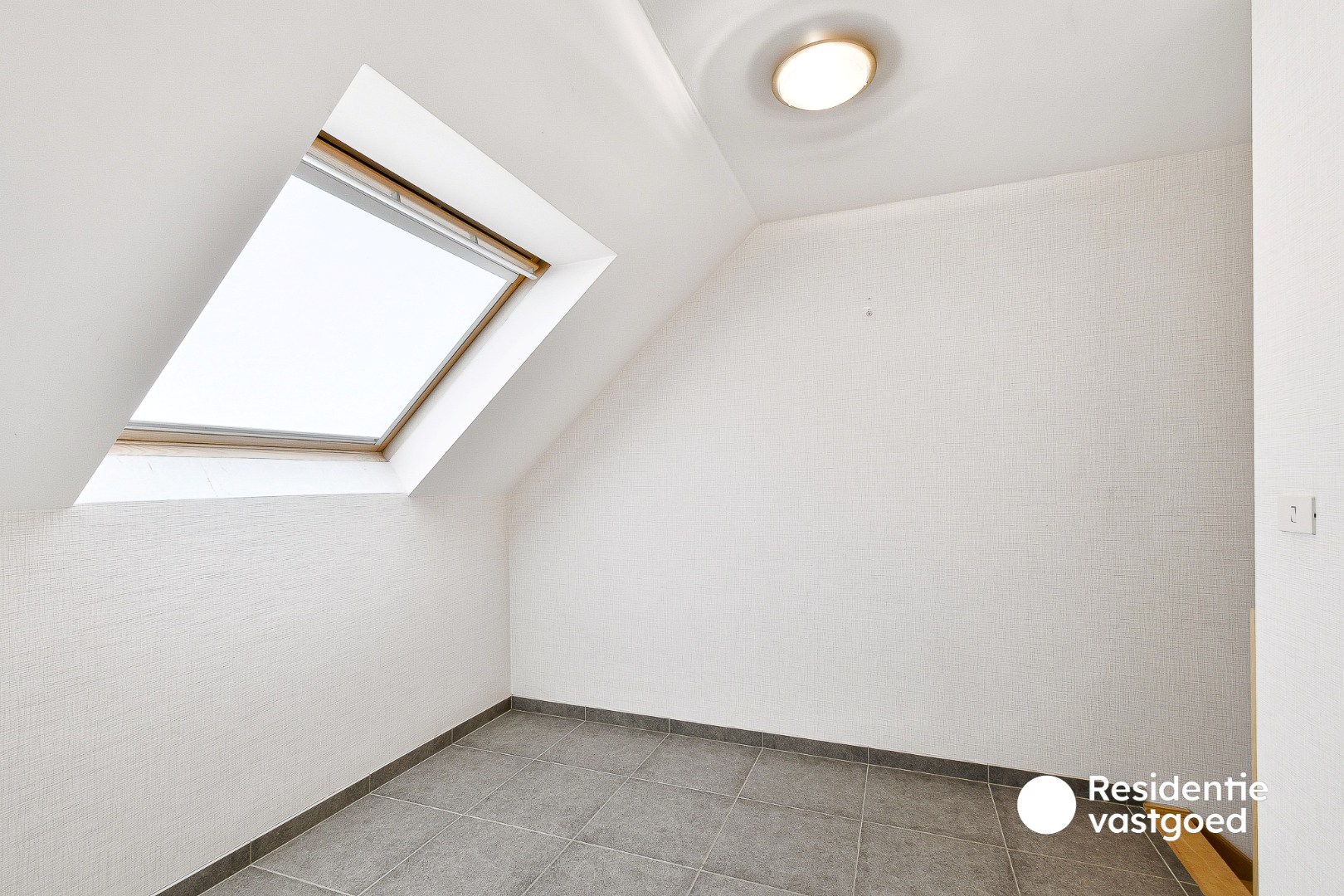 Duplex-appartement in rustige residentie met twee slaapkamers en terras 