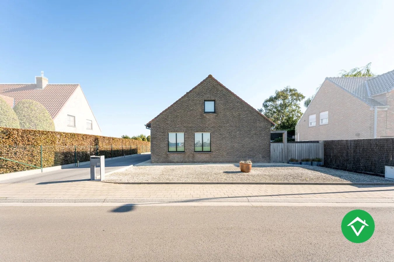 Alleenstaande woning met 3 slaapkamers en garage te Koekelare 