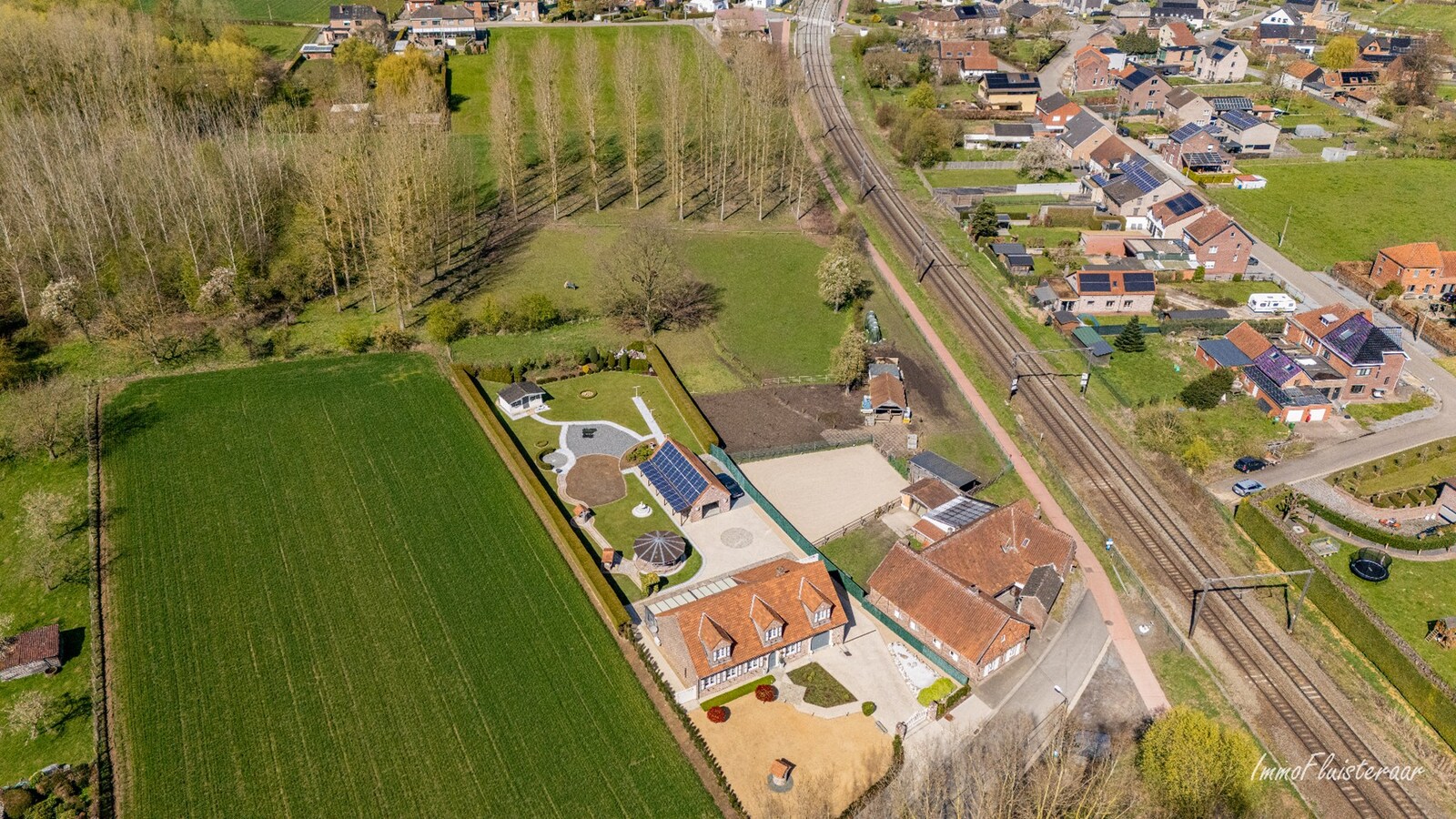 Charmante boerderij met piste en weides op ca. 59 are te Hoeselt 