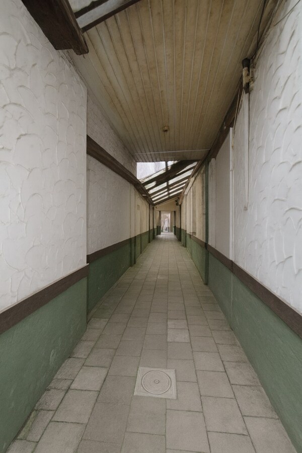 Uniek handelshuis met voormalig café en twee duplexappartementen te koop op toplocatie in het hart van Sint-Niklaas! 