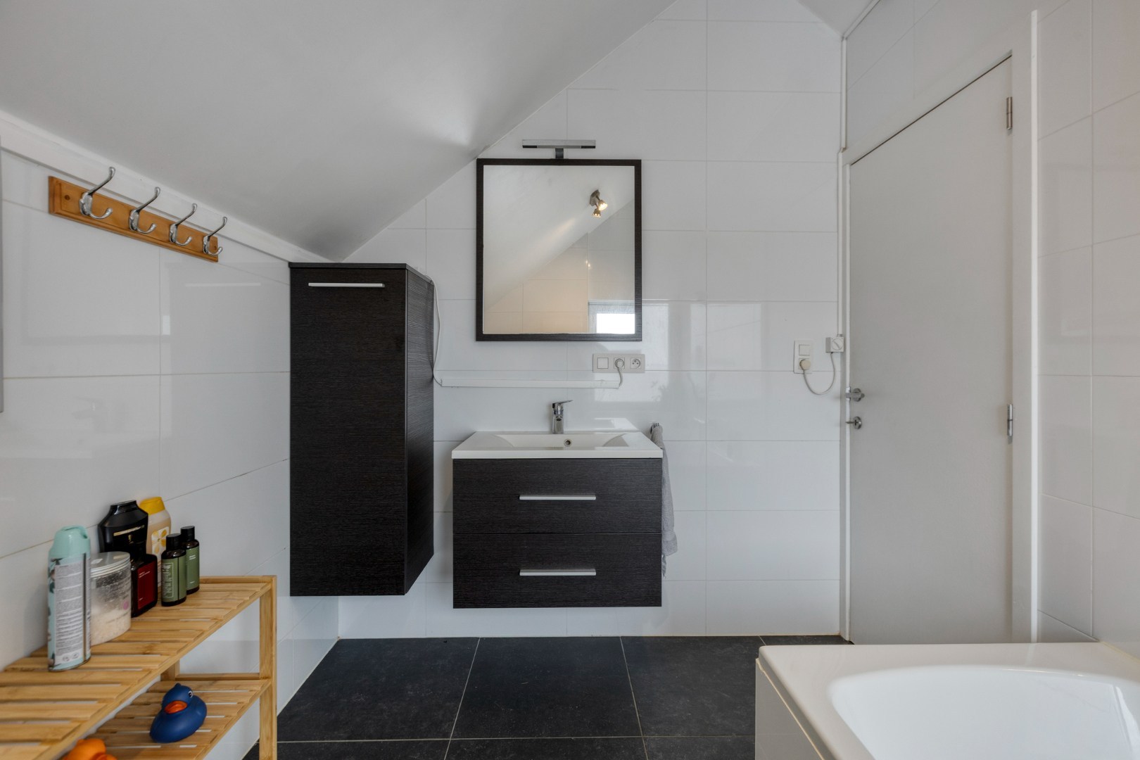 Instapklare gezinswoning met 4 slpk. in het centrum van Geel 