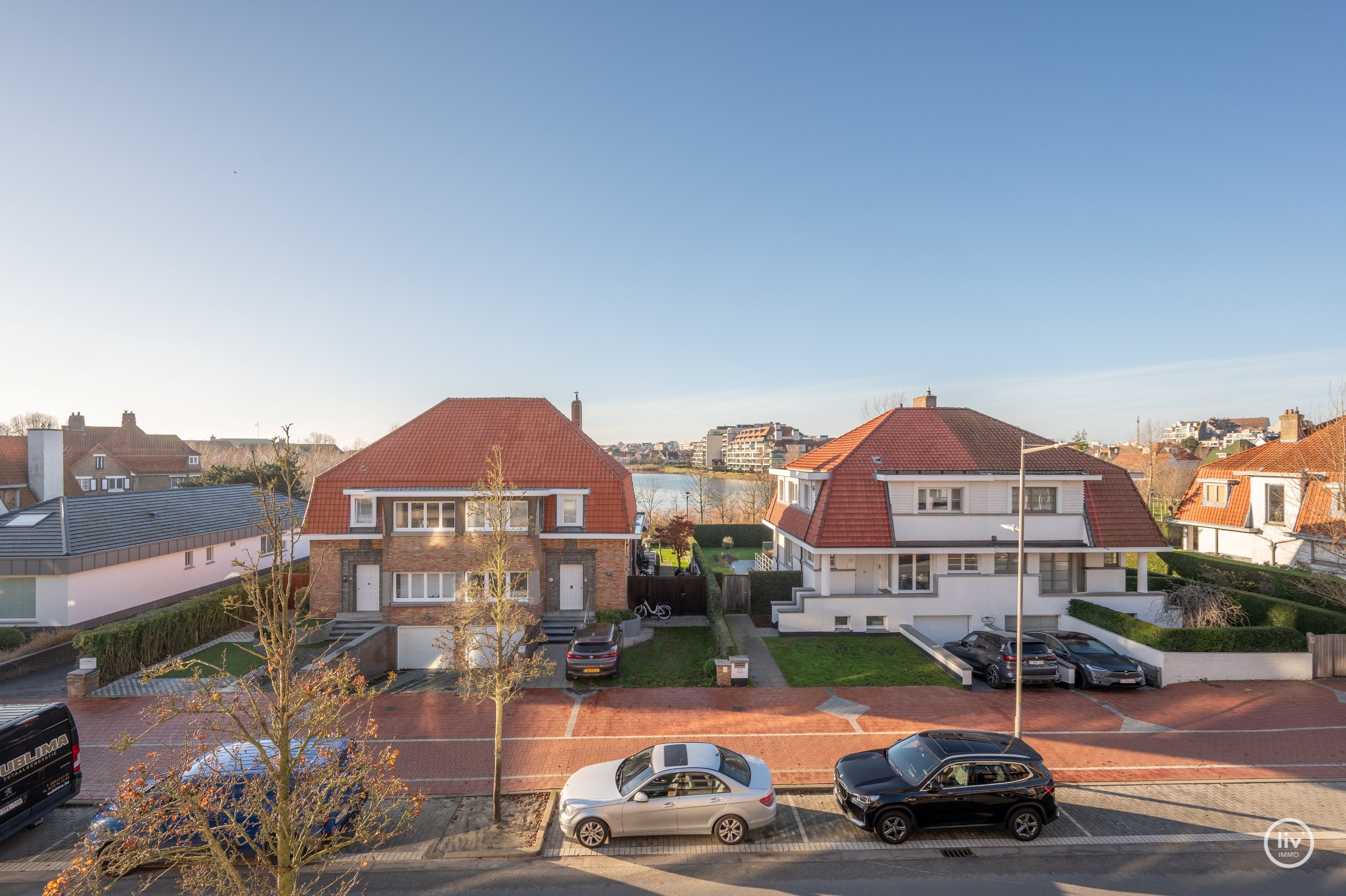 Prachtig appartement Inclusief box en staanplaats met uitzonderlijke gevelbreedte en prachtig open zicht over het zegemeer te Knokke 
