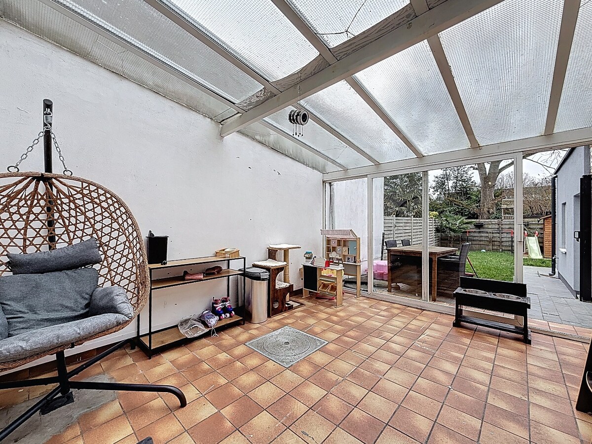 Grotendeels gerenoveerde woning met tuin te Aalst 