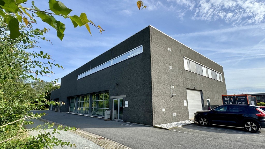 Kantoor/labo met klein magazijn te huur in Technologie-park Zwijnaarde