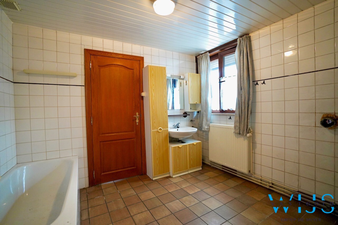 Interessante te renoveren woning in Drongen! 