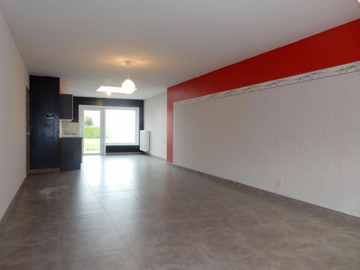 Ruime gerenoveerde woning 