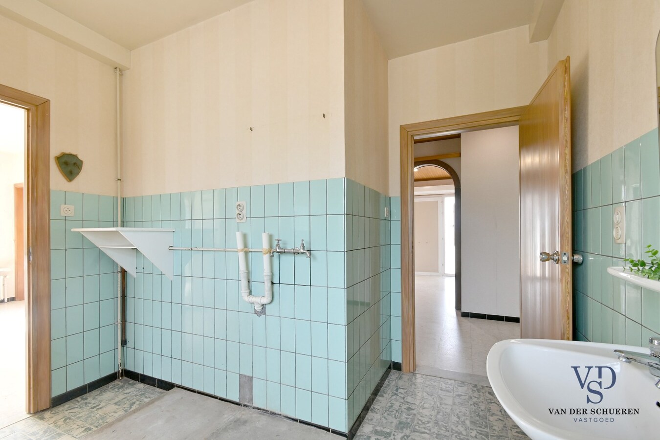 Te renoveren bungalow op een perceel van ca. 2.840 m² 