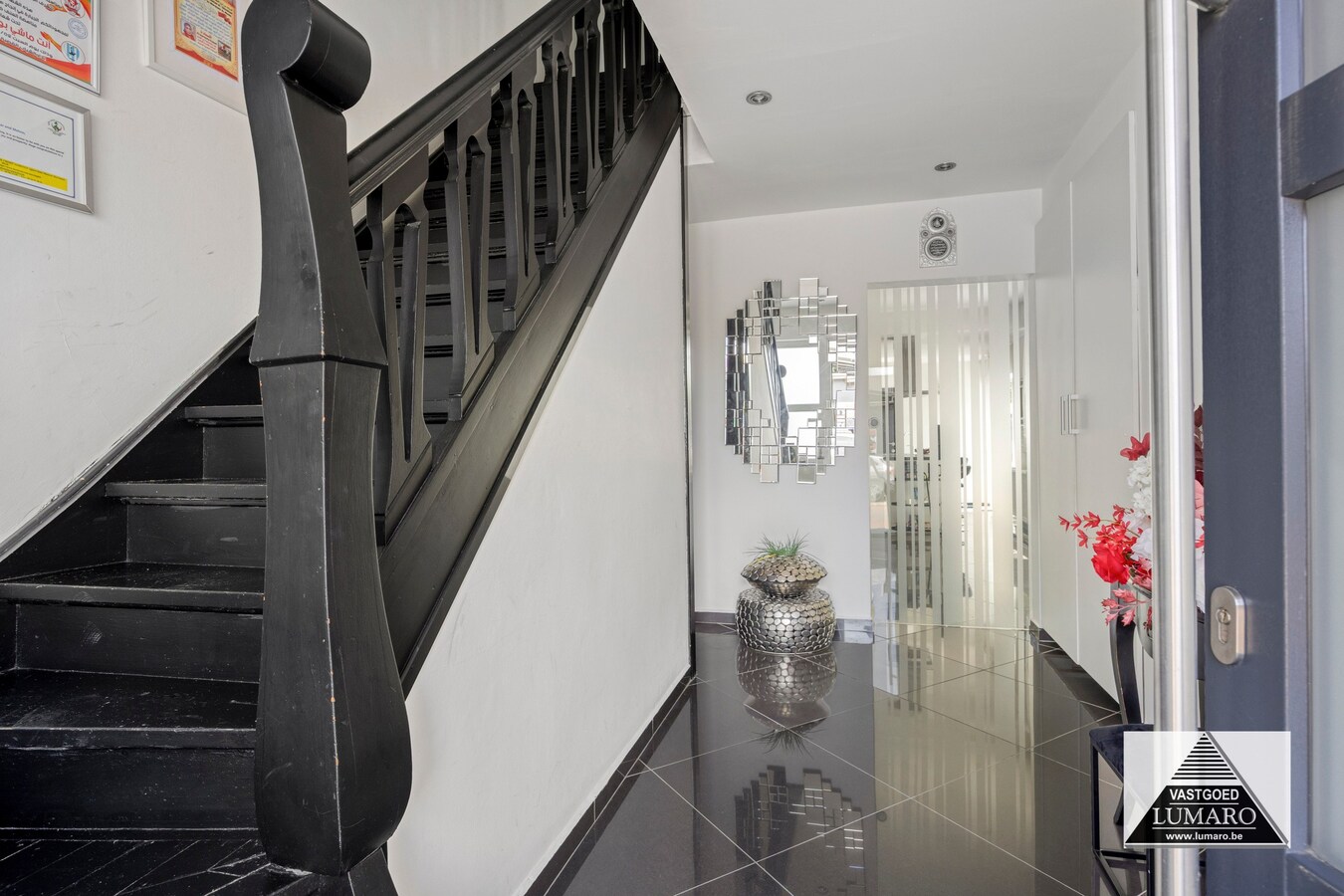 Half-open woning met karakter en grote leefruimtes 