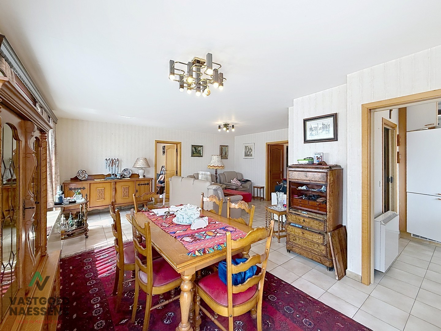 APPARTEMENT À RÉNOVER DE 3 CHAMBRES - TERRASSE ENSOLEILLÉE - QUARTIER RÉSIDENTIEL CALME 