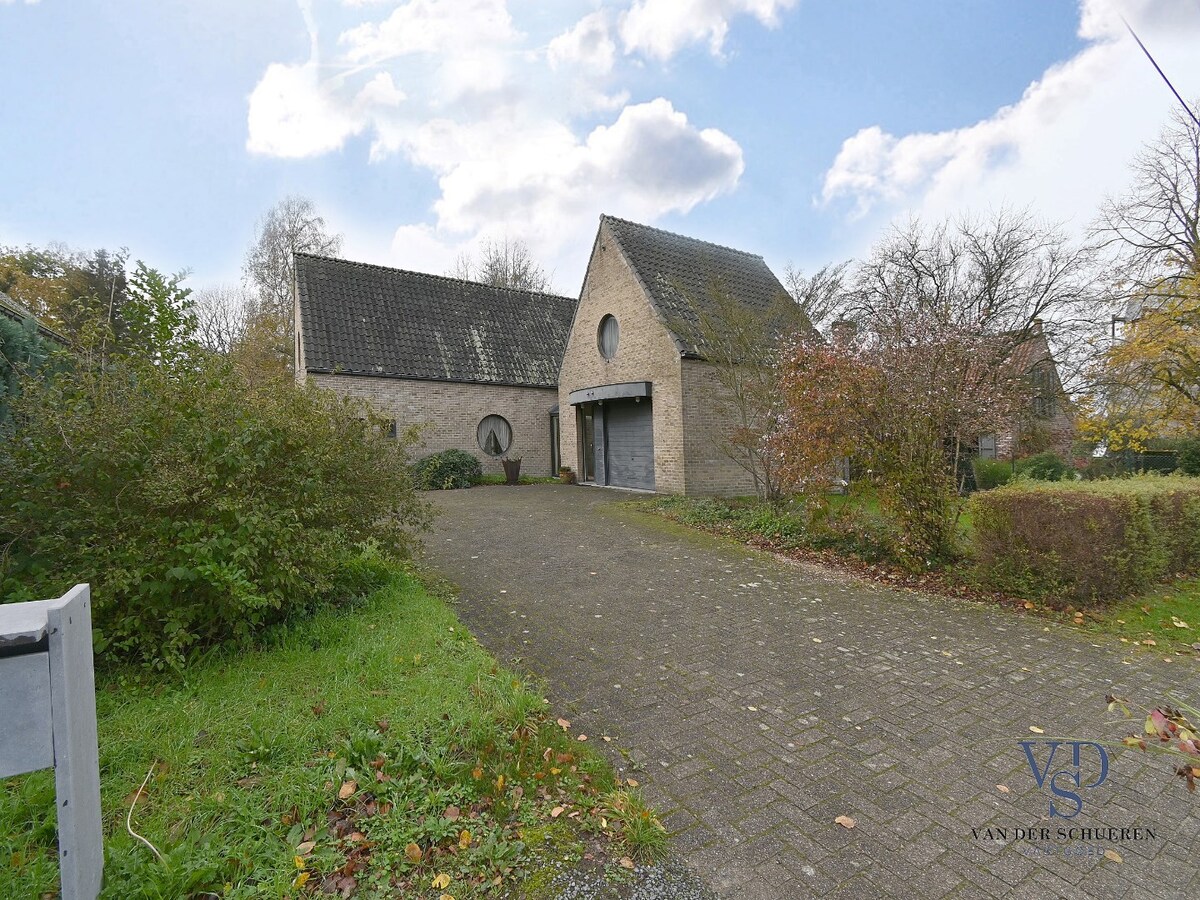 Knappe villa in 't groene Schelderode (EPC van 216 !). 