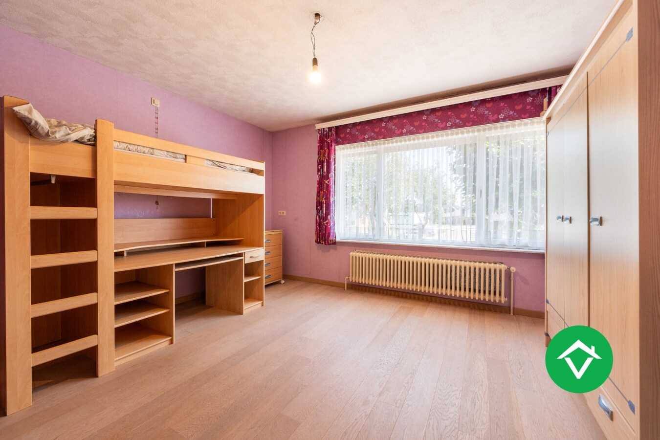 Instapklare woning met 4 slaapkamers en loods te Koekelare 