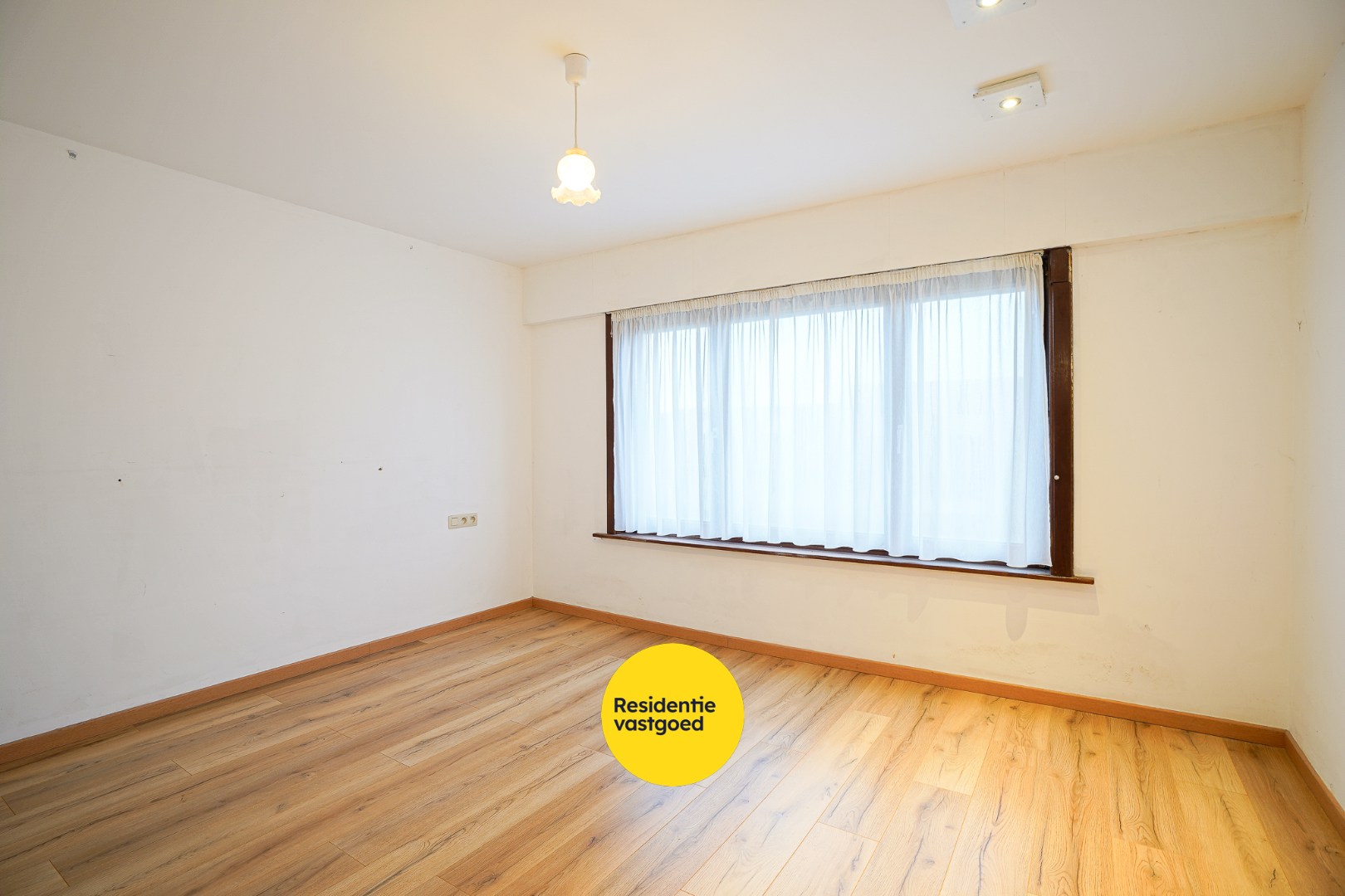 Landelijk gelegen woning op een perceel van 1.361m² 