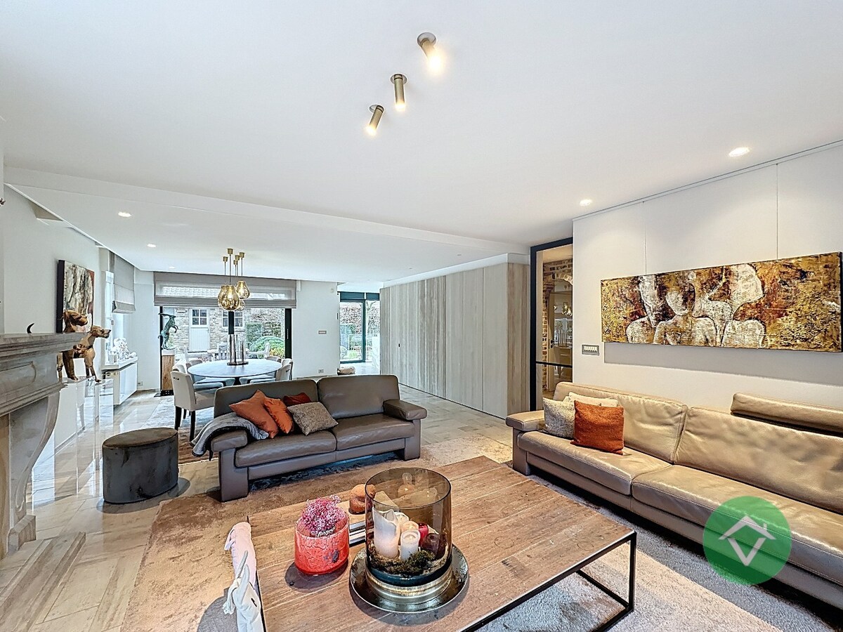 Exclusieve alleenstaande villa met zonnige tuin in een gegeerde woonomgeving te Koekelare 