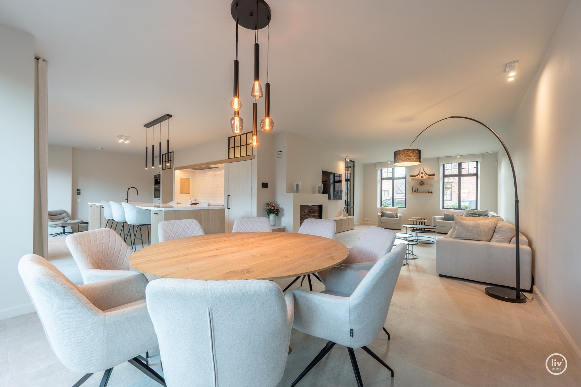 Luxueus afgewerkte energie zuinige woning met zwembad te Knokke 