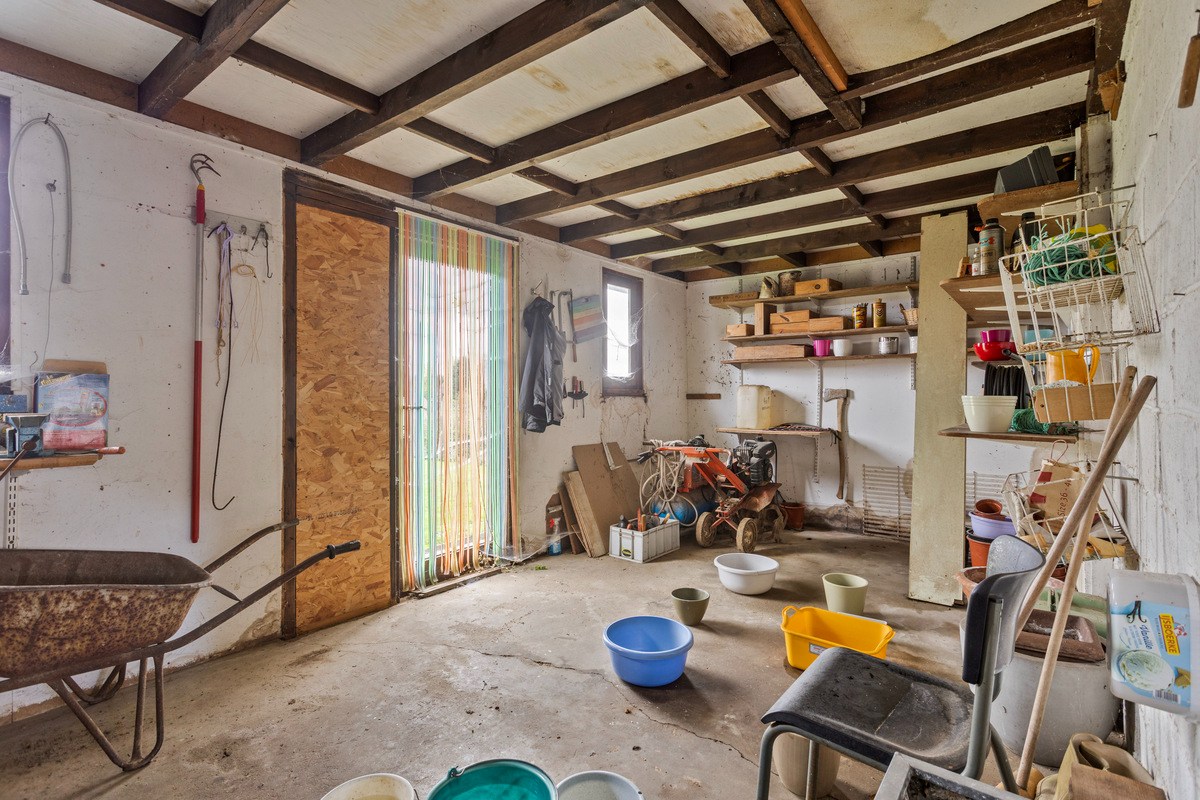 Woning met 5 slaapkamers en grote tuin. 