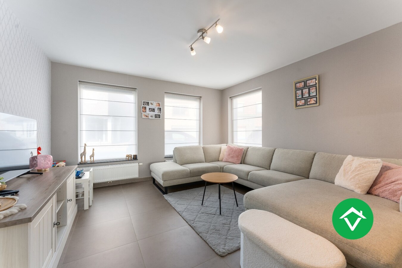 Instapklare, recente woning (2018) met 4 slaapkamers en garage in hartje Koekelare. 