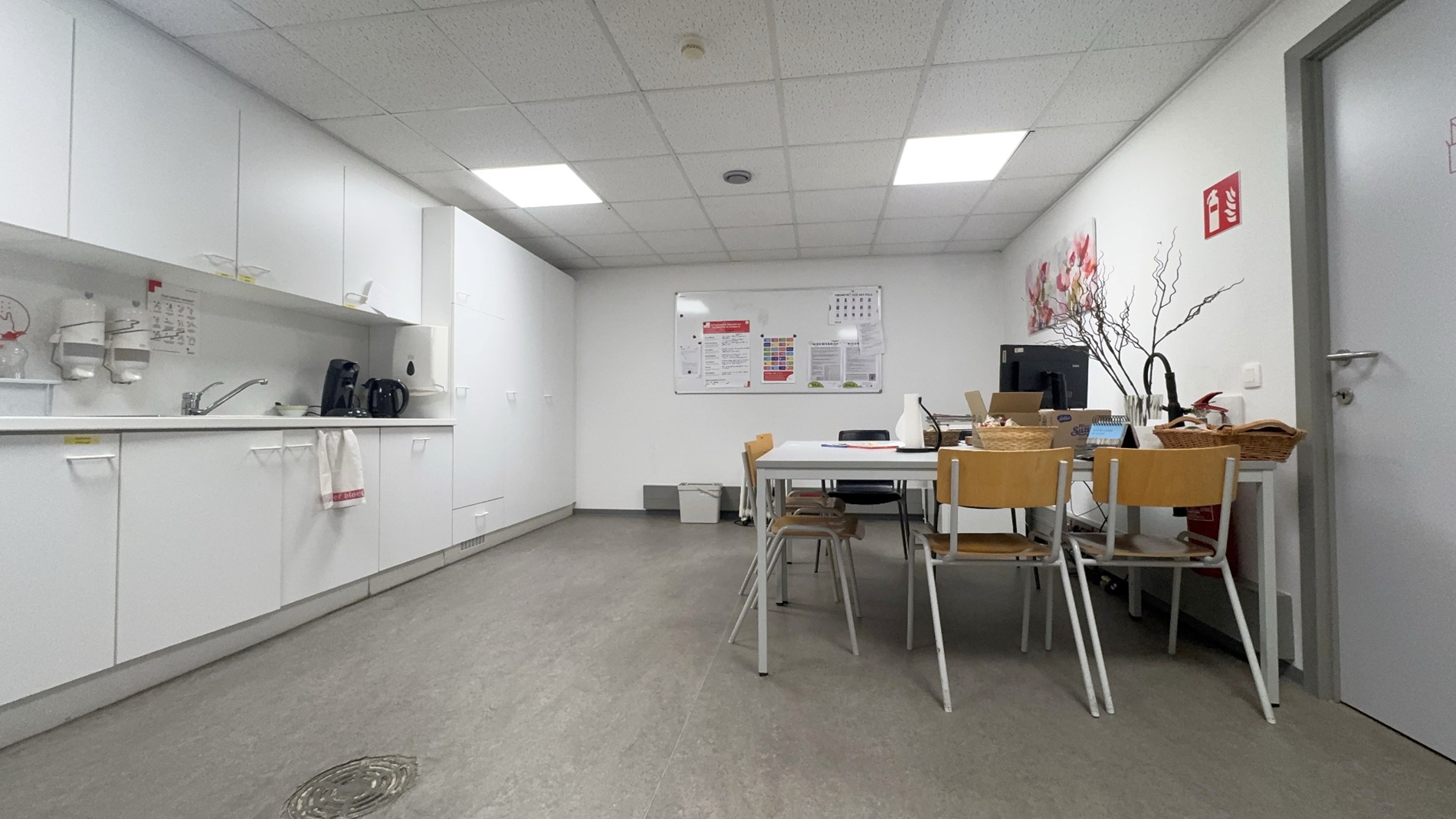 Commercieel gelijkvloers kantoor te huur in het centrum van Gent