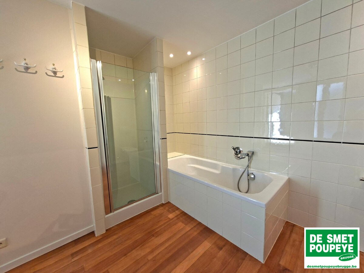 Ruim triplex appartement met 2 terrassen 