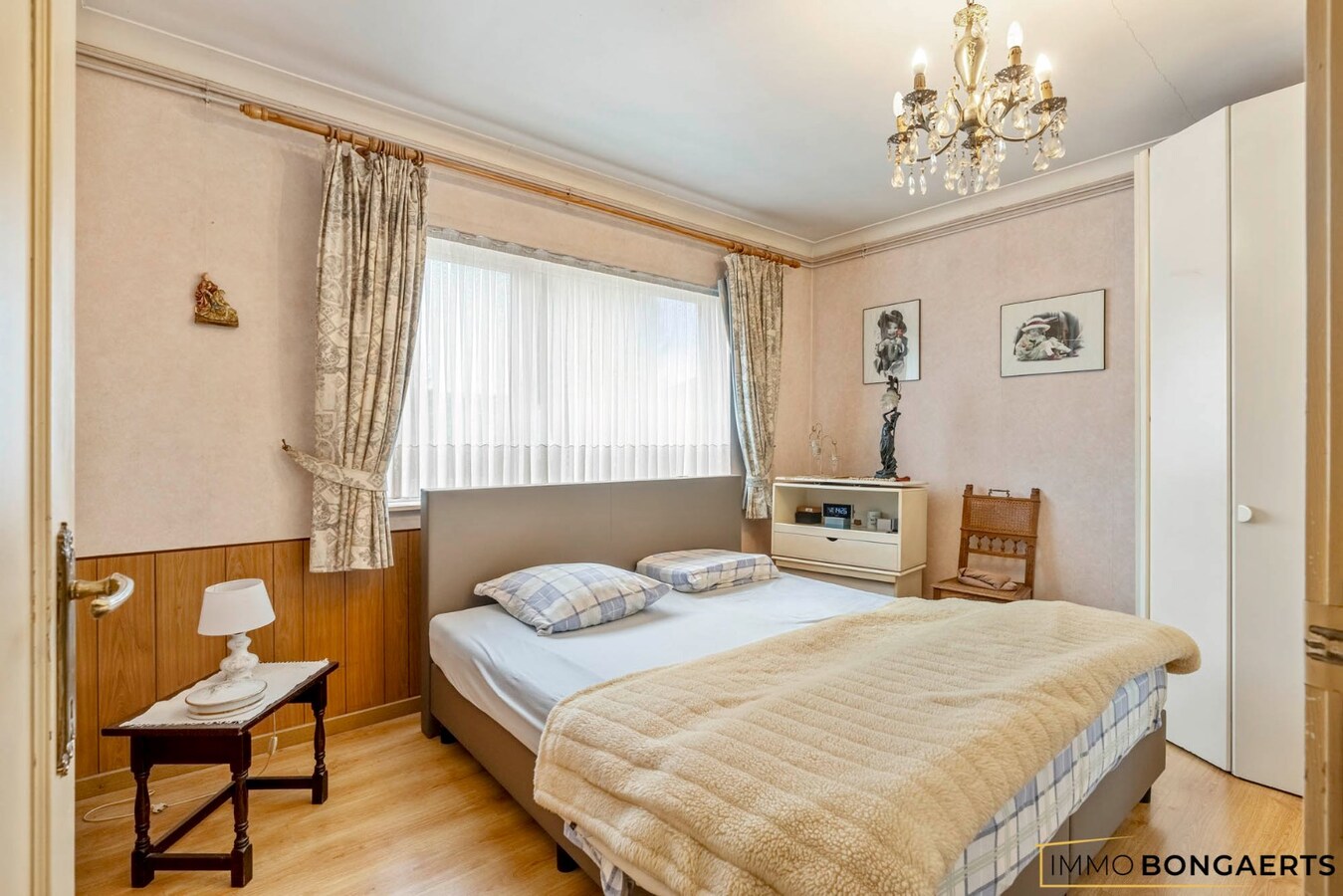 Ruime woning met vier slaapkamers 