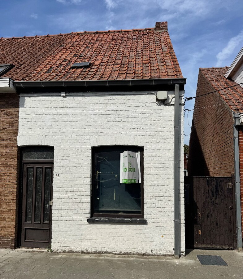 Gedeeltelijk afgebroken woning met potentieel te Koekelare 