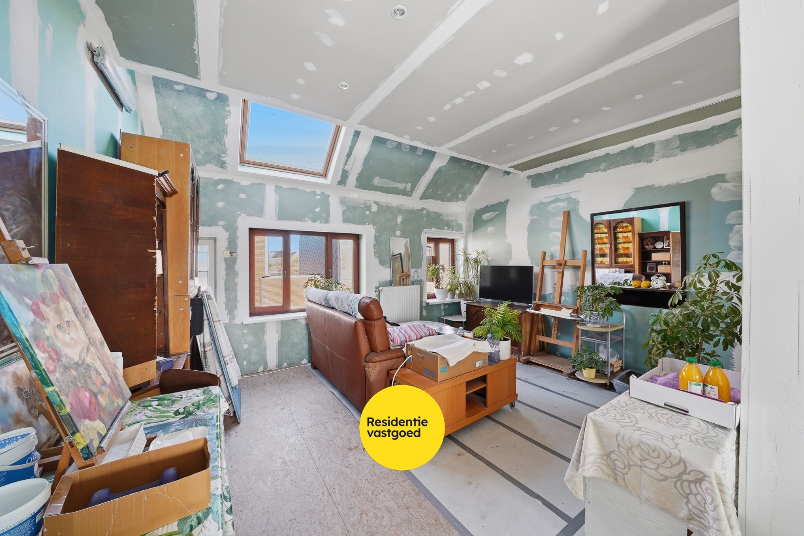 Verder af te werken woning in centrum Oudenburg 