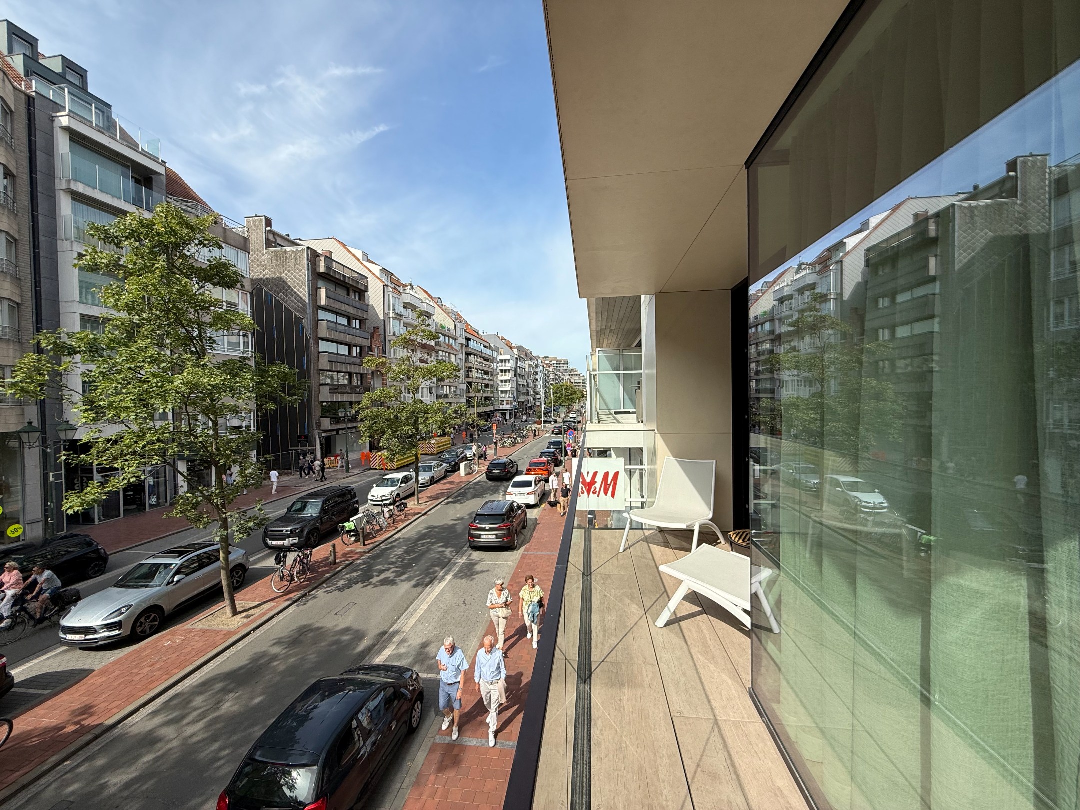 Ongemeubeld - Magnifiek woonappartement aan de zonnekant van de Lippenslaan, op wandelafstand van het strand. 