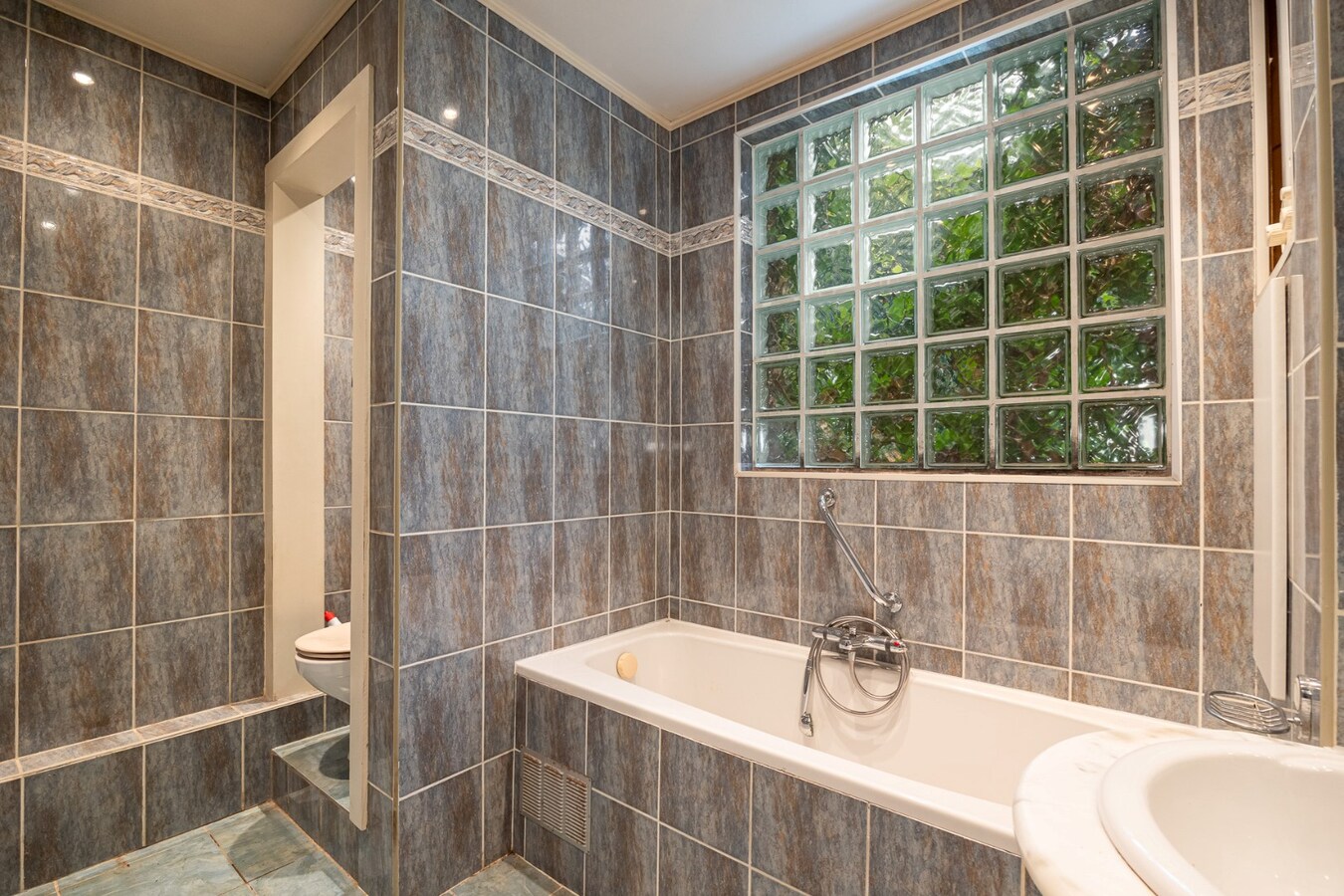 Opbrengsteigendom met 4 units en tuin te Antwerpen Centrum! 