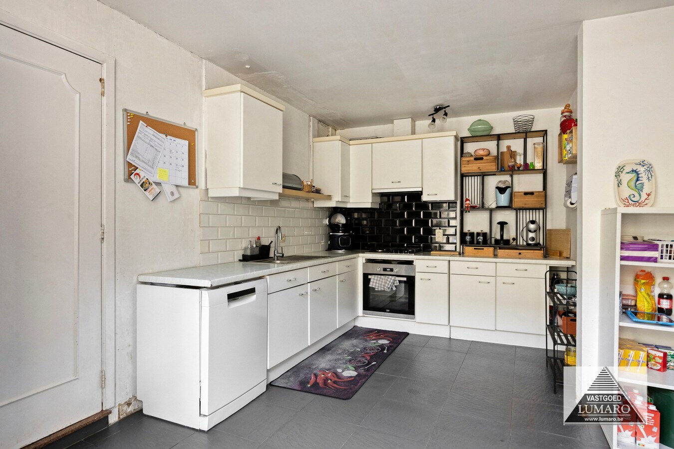 As-centrum: 2 op te knappen woningen met royale tuin 