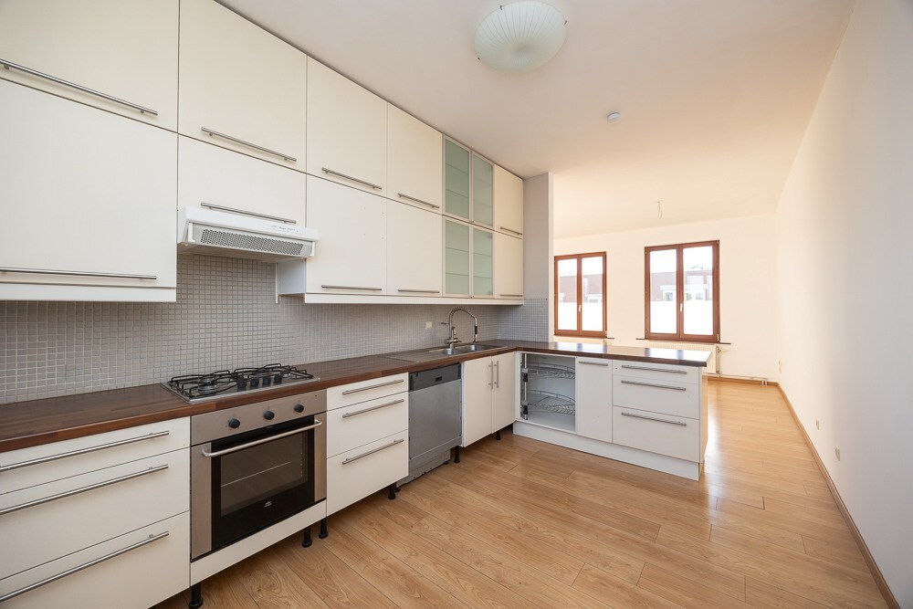 Ruime gezinswoning met grote koer (overdekt terras) nabij het Rivierenhof te Deurne 