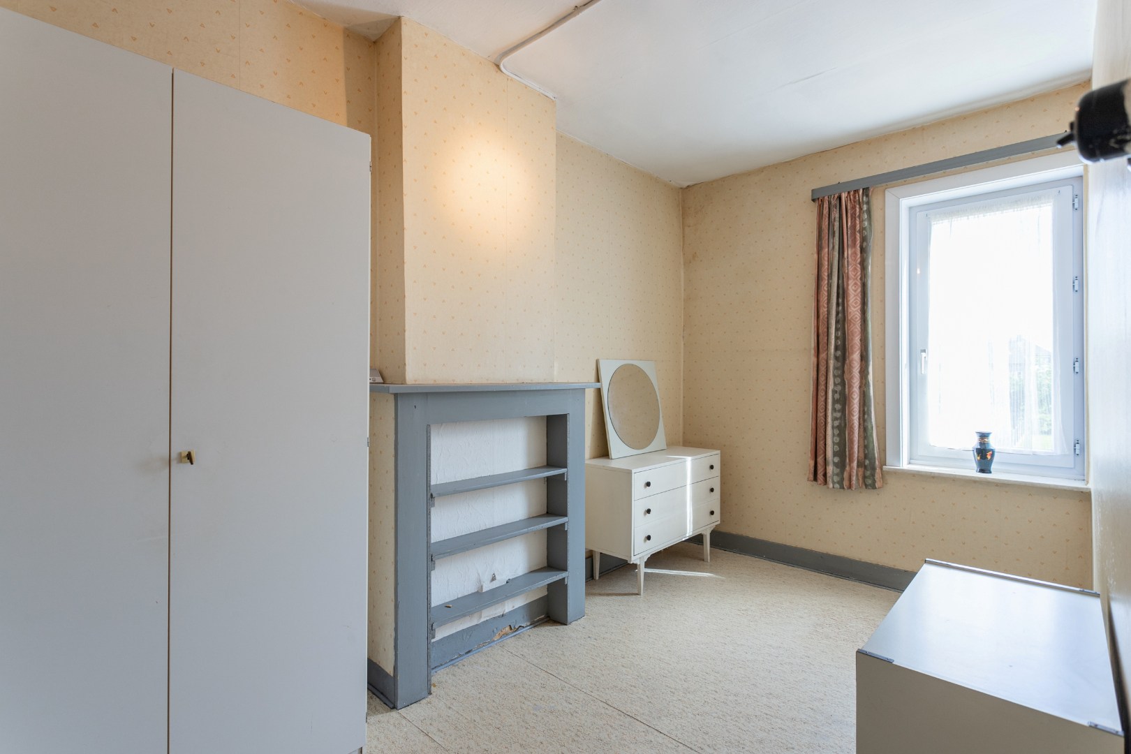Te renoveren woning met 3 slpk te Buizingen 