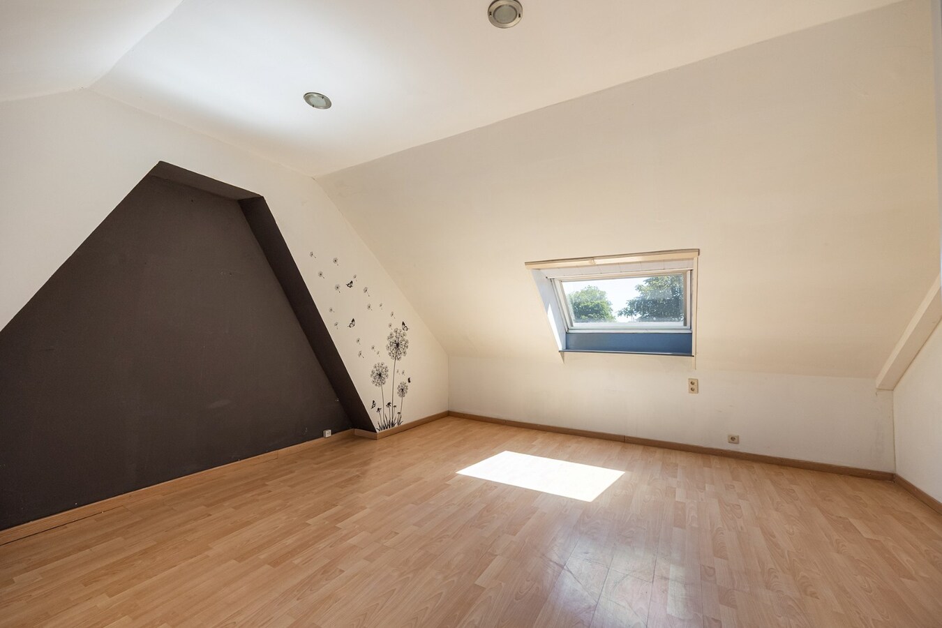 Woning met 3 slpk en gezellige tuin te Willebroek! 