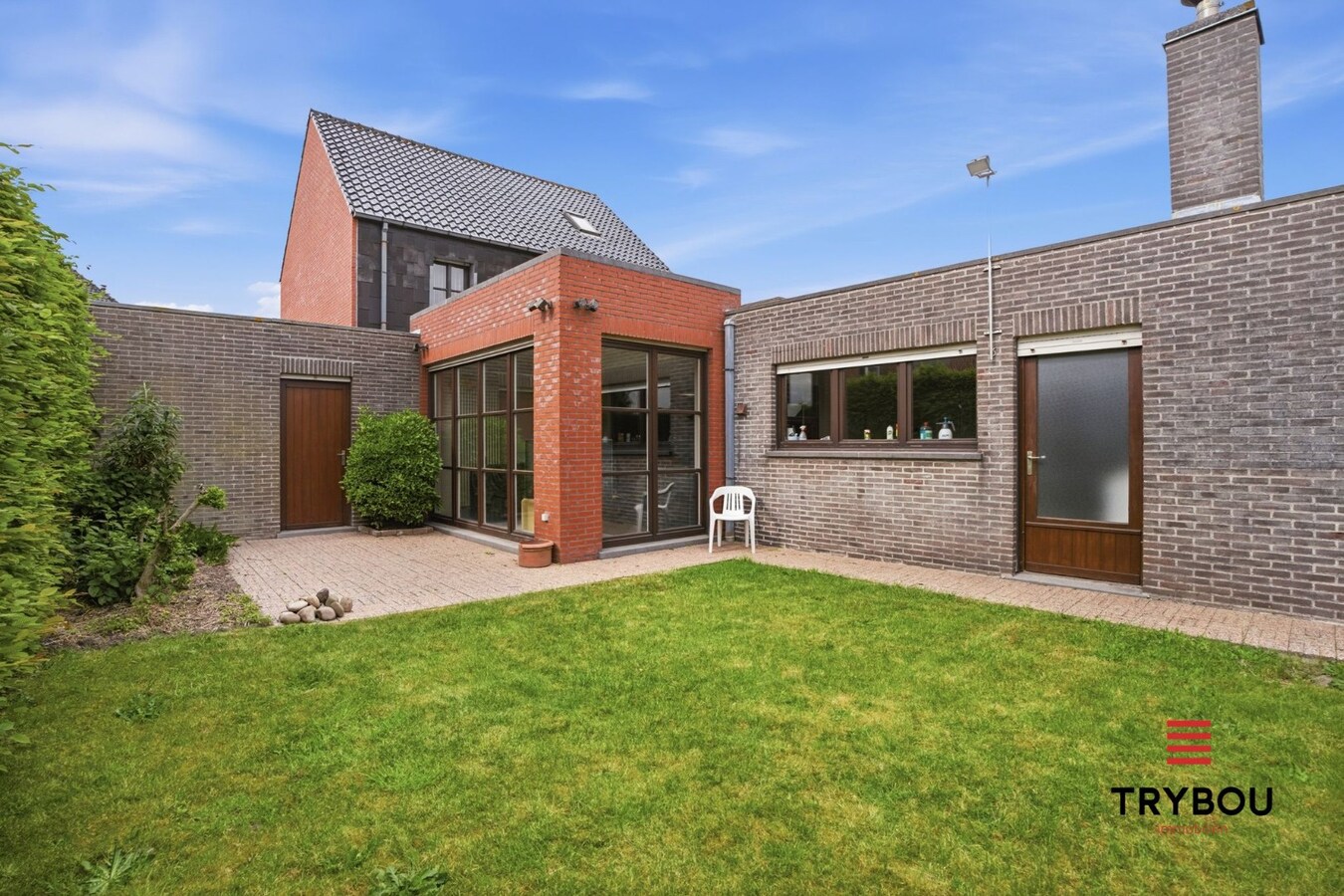 Alleenstaande woning met handelsruimte! 
