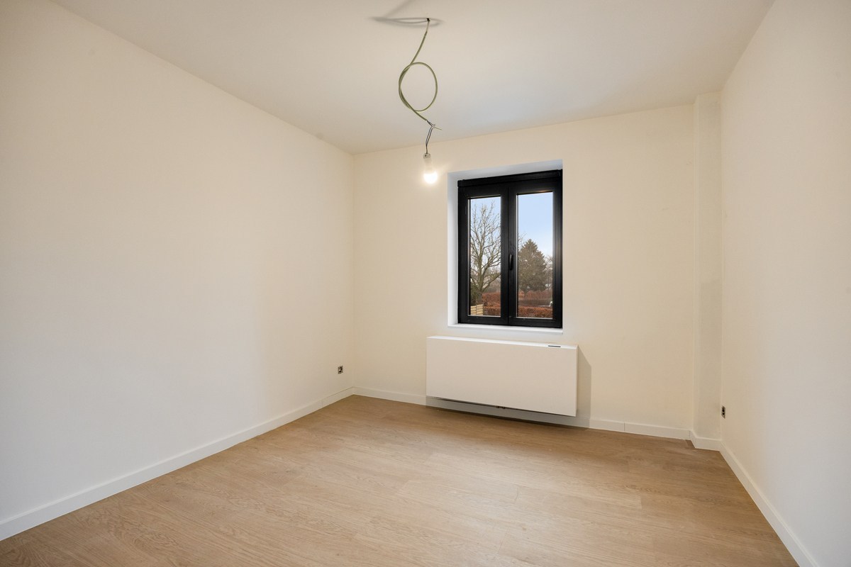 Volledig gerenoveerde halfopen bebouwing met 3 slaapkamers, tuin, terras en garage in Kumtich! – EPC 95 kWh/m² - bewoonbare opp. 153 m² 