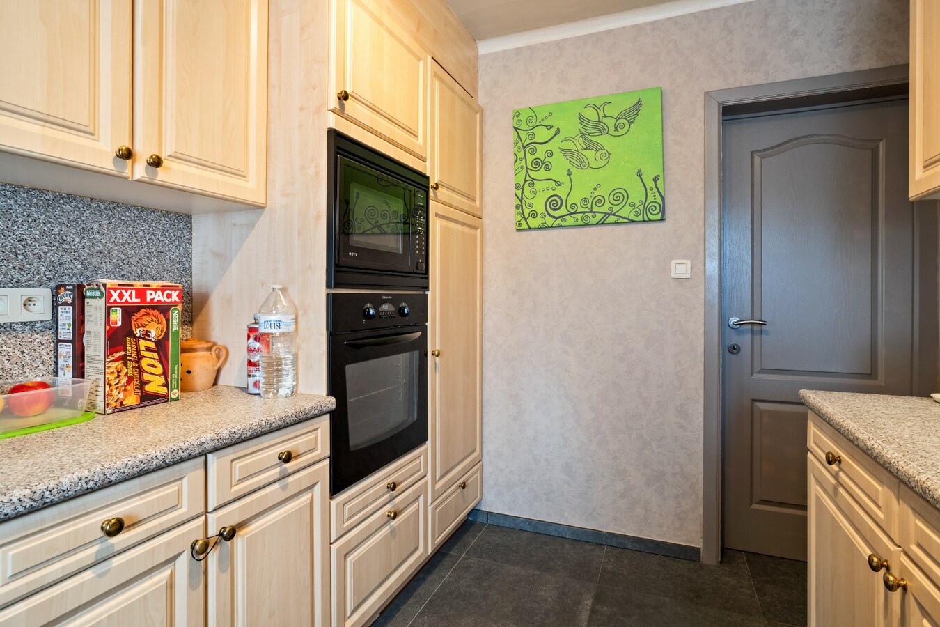 Centraal gelegen woning op uiterst ruim perceel van 1784 m² 