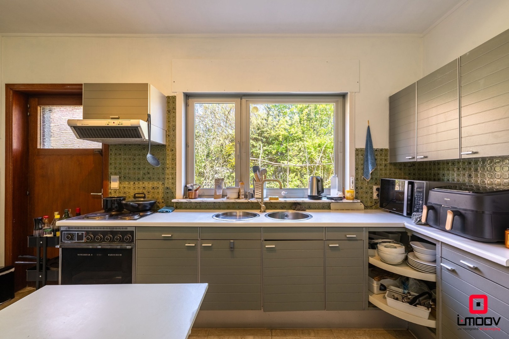 Karaktervolle villa met royale volumes op perceel van 1100m2 nabij de E40 