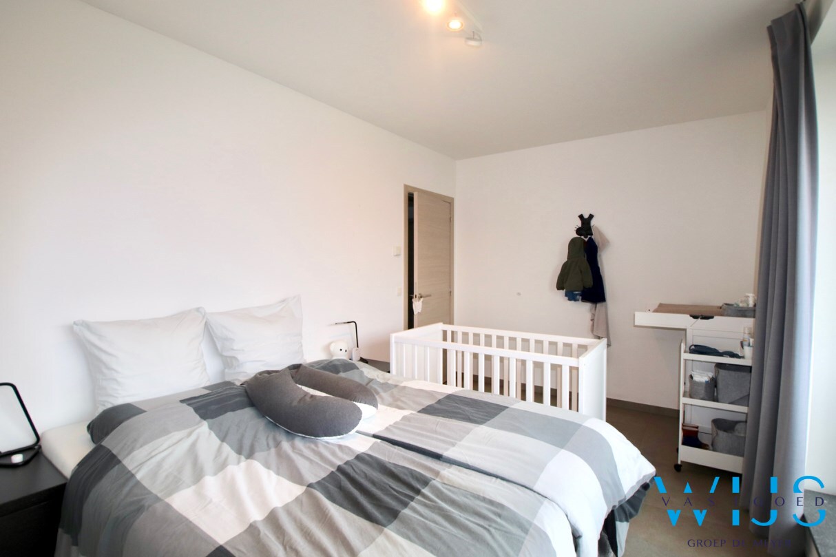 Instapklaar tweeslaapkamer appartement met 2 terrassen te Kluizen ! 