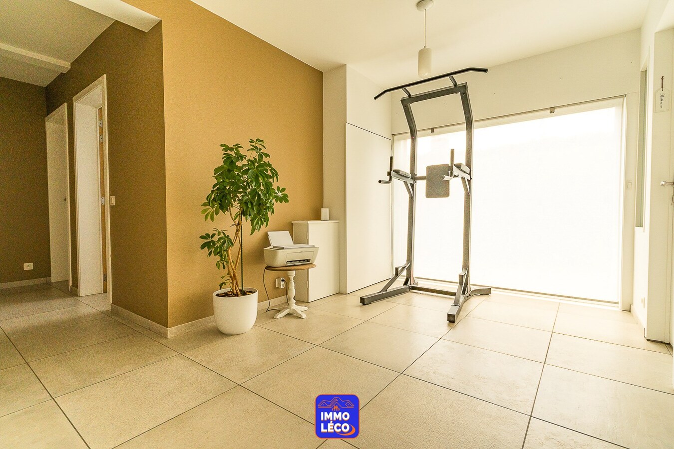 Semi "Plain-Pied" 6 chambres, 2 salles de bains, jardin, carport 2 voitures, COUP DE COEUR ! 