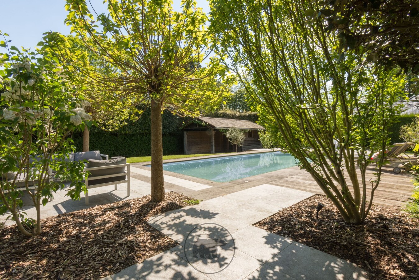 Instapklare villa met buitenzwembad op residentiële toplocatie 