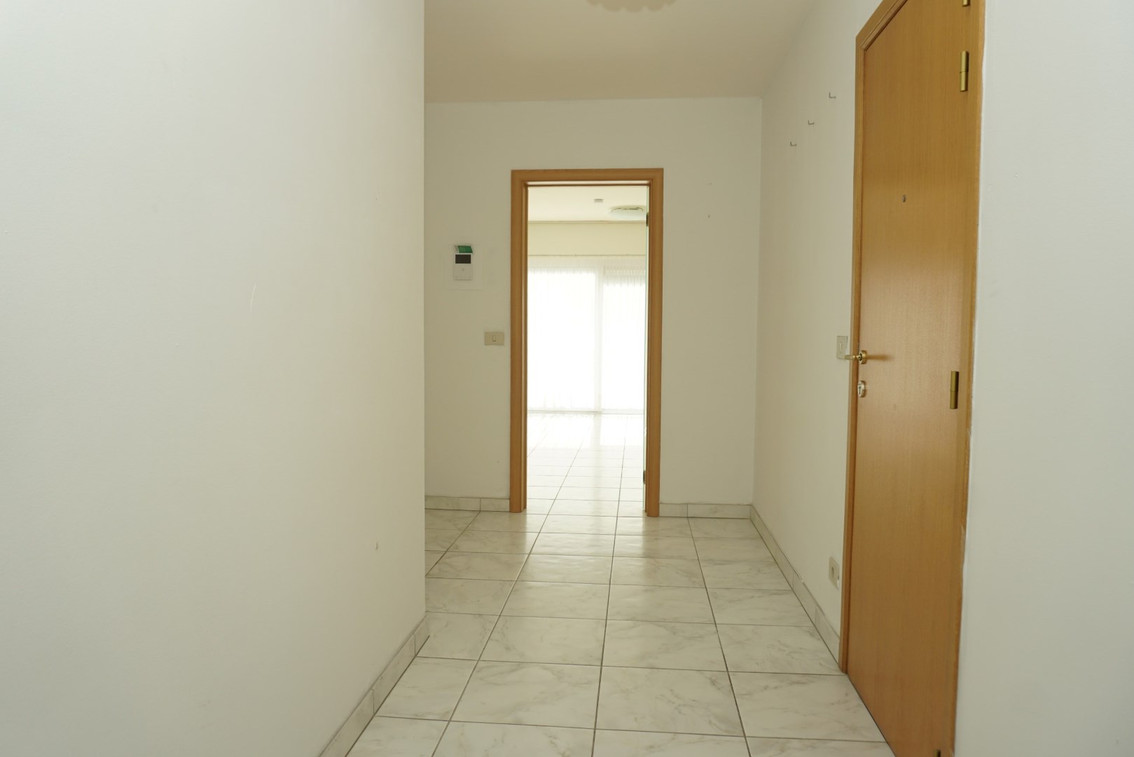 APPARTEMENT SPACIEUX AVEC TERRASSE DANS LE CENTRE D'OSTENDE 