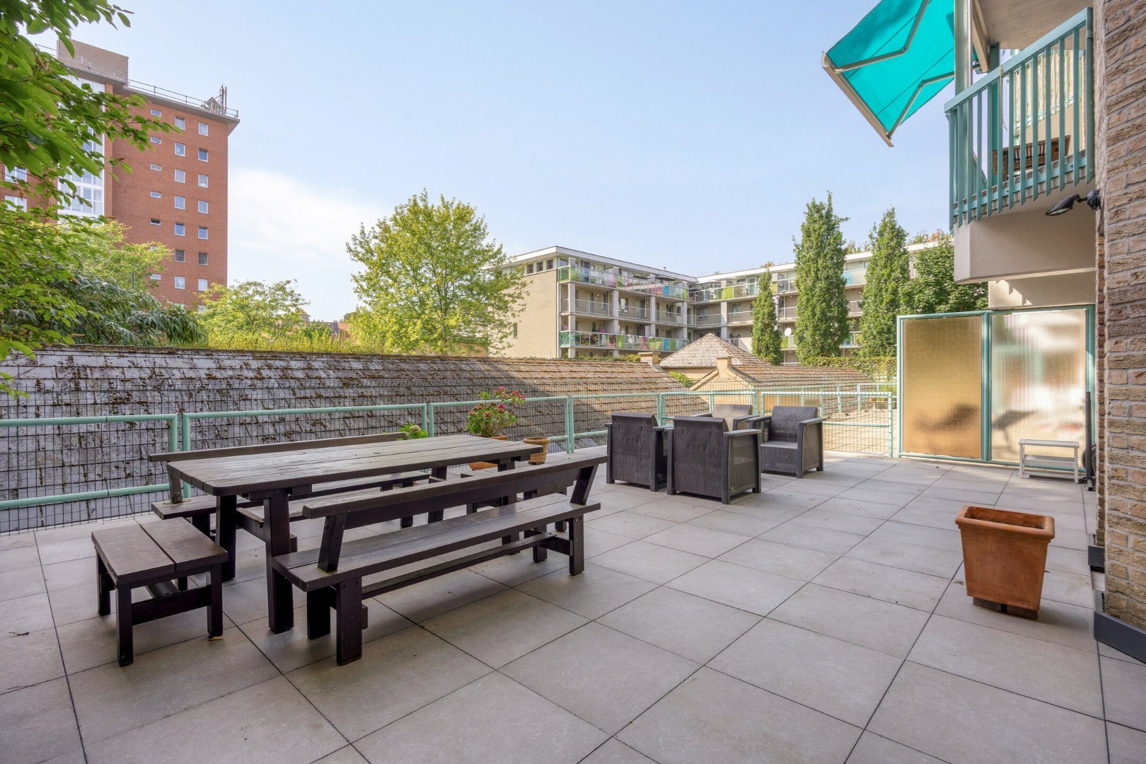 Gelijkvloers appartement met een terras van 50m²,  3 slaapkamers en staanplaats in het centrum van Leuven! - bewoonbare opp. 147m² 