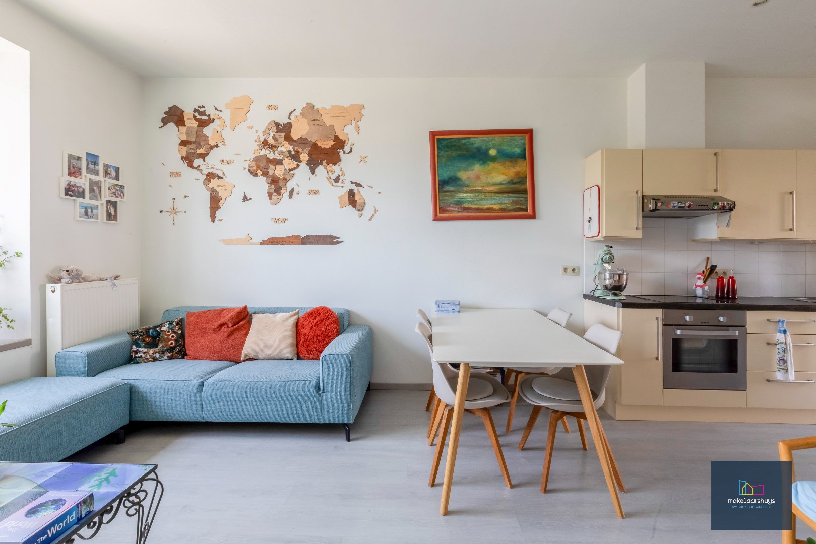 Eigendom met handelsgelijkvloers en duplexappartement 