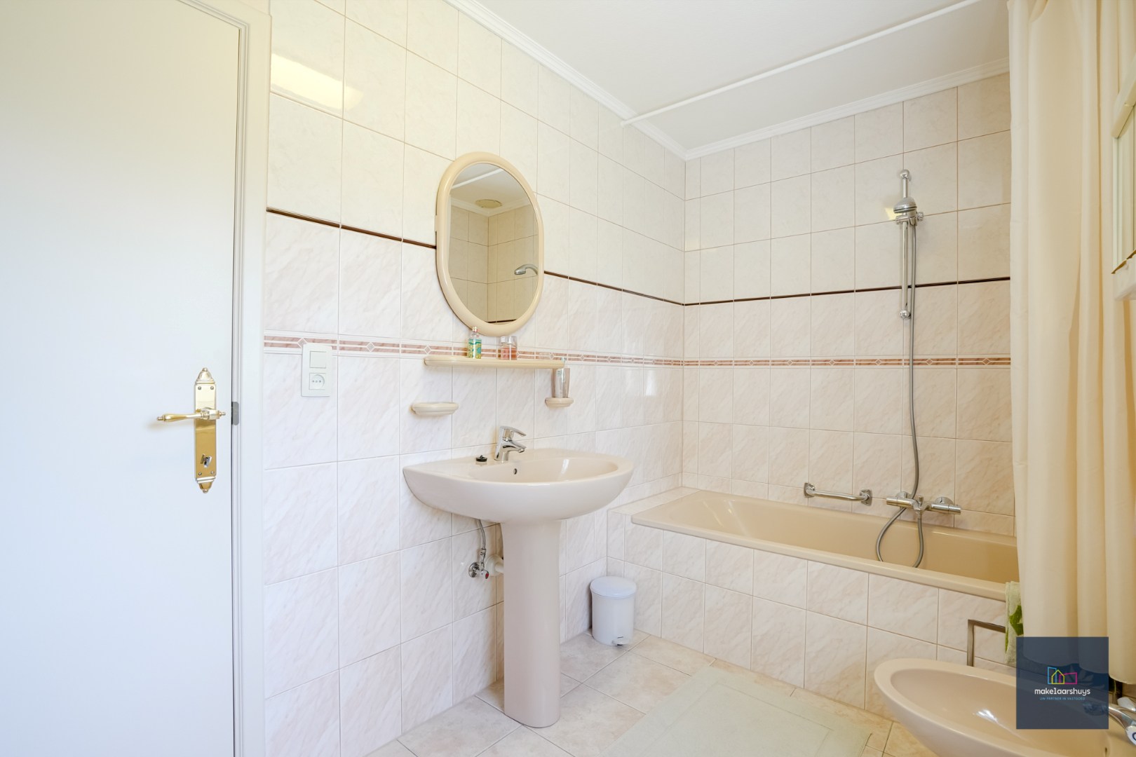 Charmante villa in Franse stijl nabij het centrum van Wondelgem 